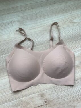 Neiwai Seamless Nude Wireless Molding Bra - NWOT